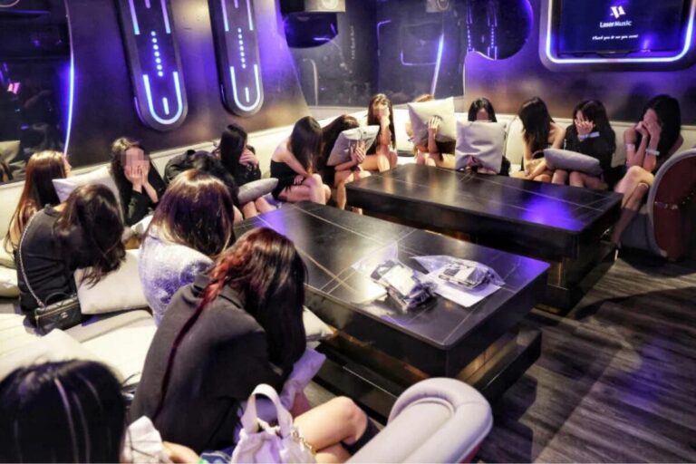 新加坡警方扫荡行动